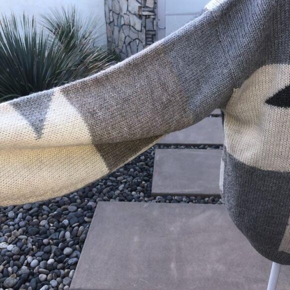 Vintage Wool Cardigan Womens Chunky Wooden Buttons Gray White Crew Neck Abstract - Picture 7 of 14